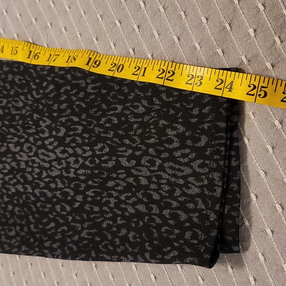 Leopard Print Skinnies - Picture 4 of 9
